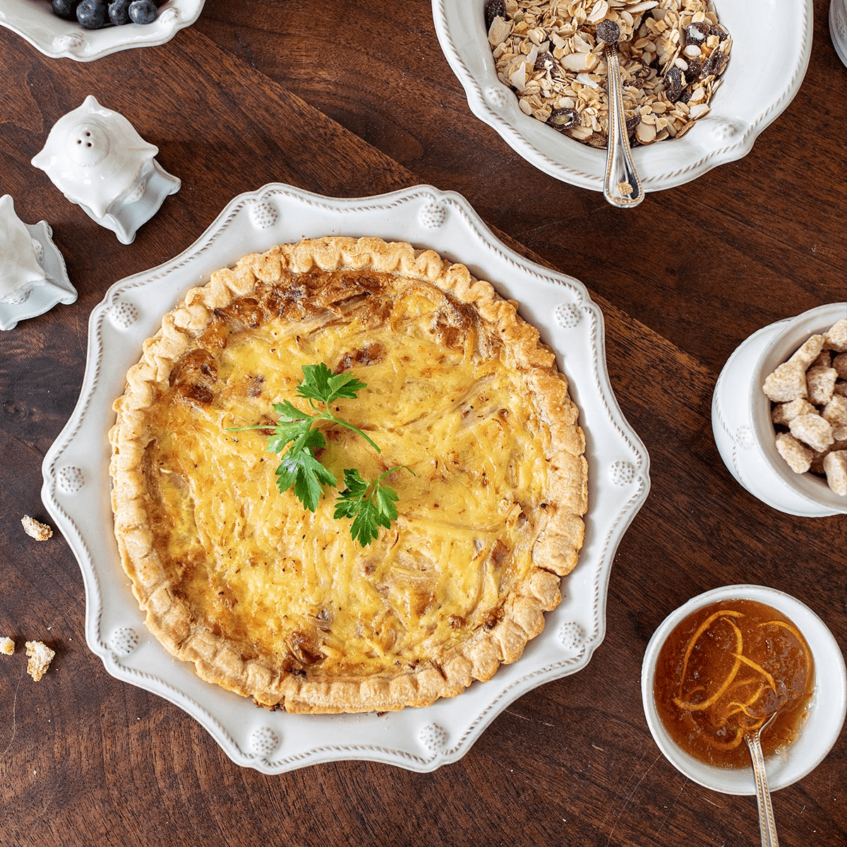 Berry & Thread Whitewash Pie/Quiche Dish